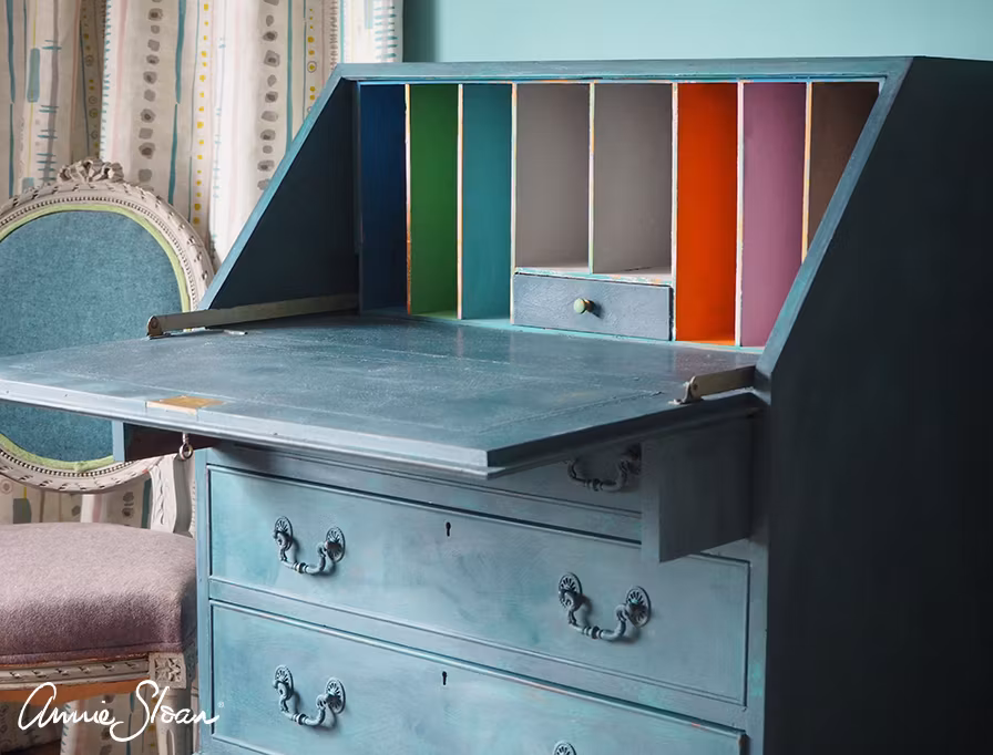 Annie Sloan Chalk paint Aubusson Blue  målad byrå Glada ungmöns diversehandel bild 9