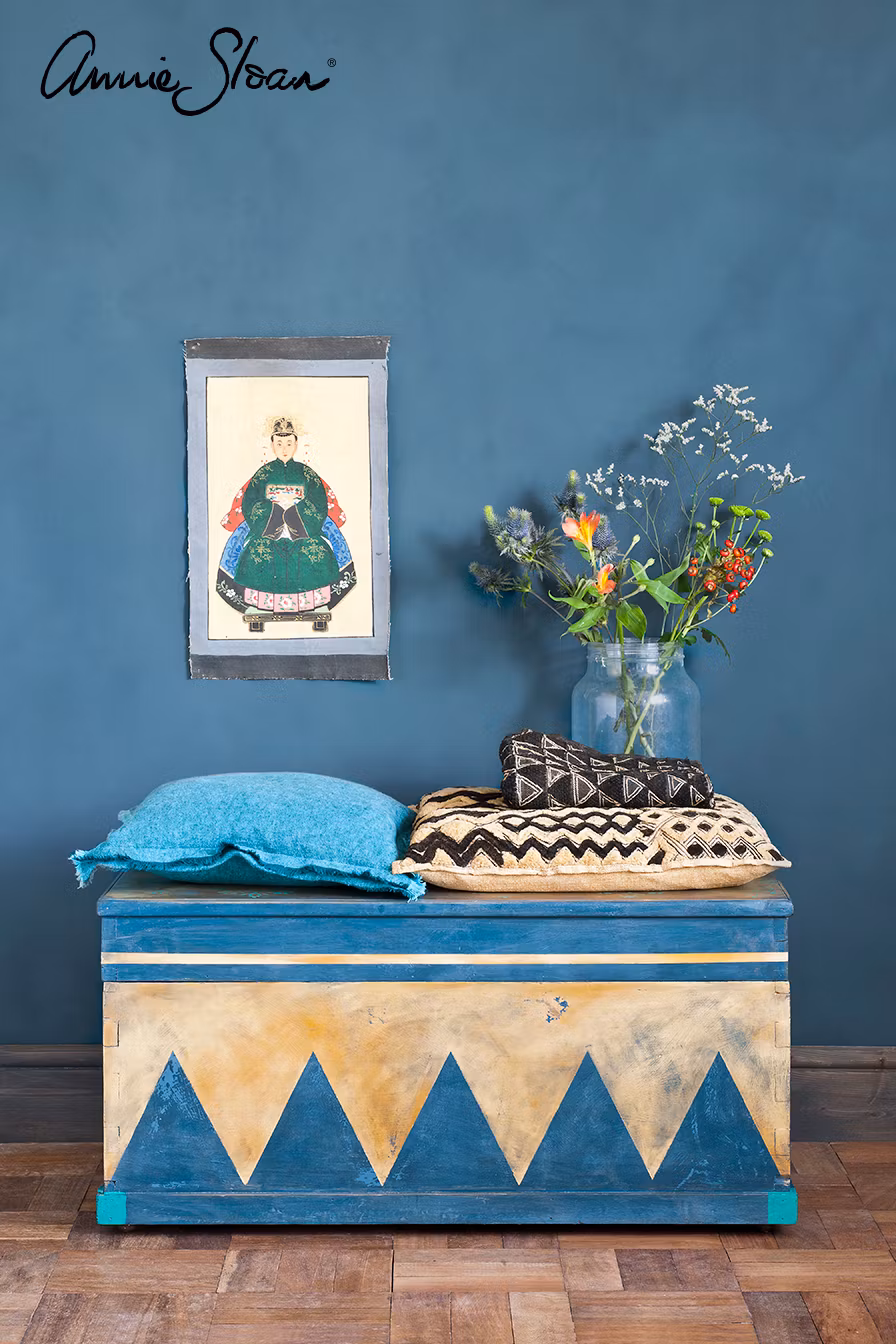 Annie Sloan Chalk paint Aubusson Blue  målad byrå Glada ungmöns diversehandel bild 13