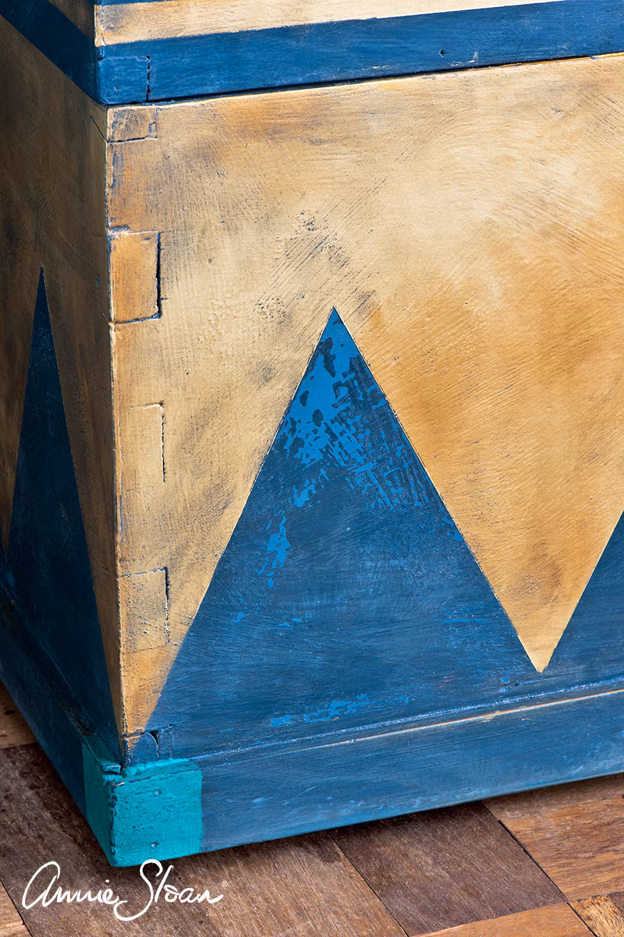 Annie Sloan Chalk paint Aubusson Blue  målad byrå Glada ungmöns diversehandel bild 12