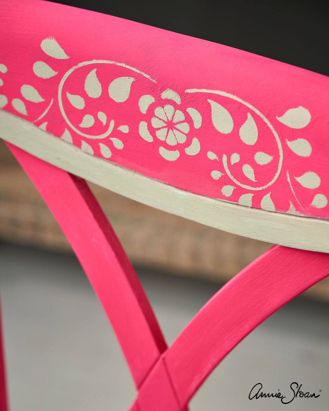 Annie Sloan Chalk paint Capri Pink målat skrivbord stol Glada ungmöns diversehandel bild 9