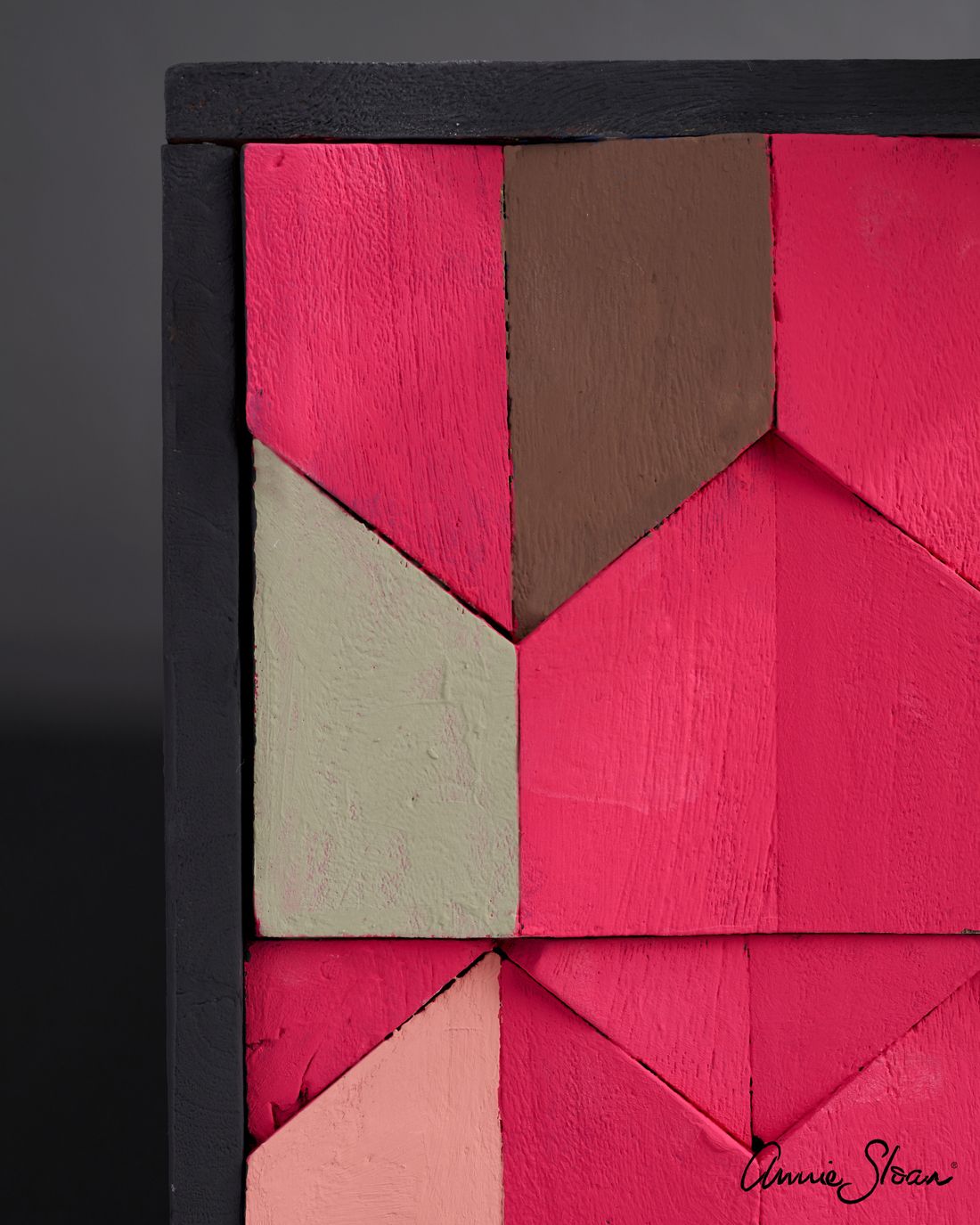 Annie Sloan Chalk paint Capri Pink målat skåp Glada ungmöns diversehandel bild 15