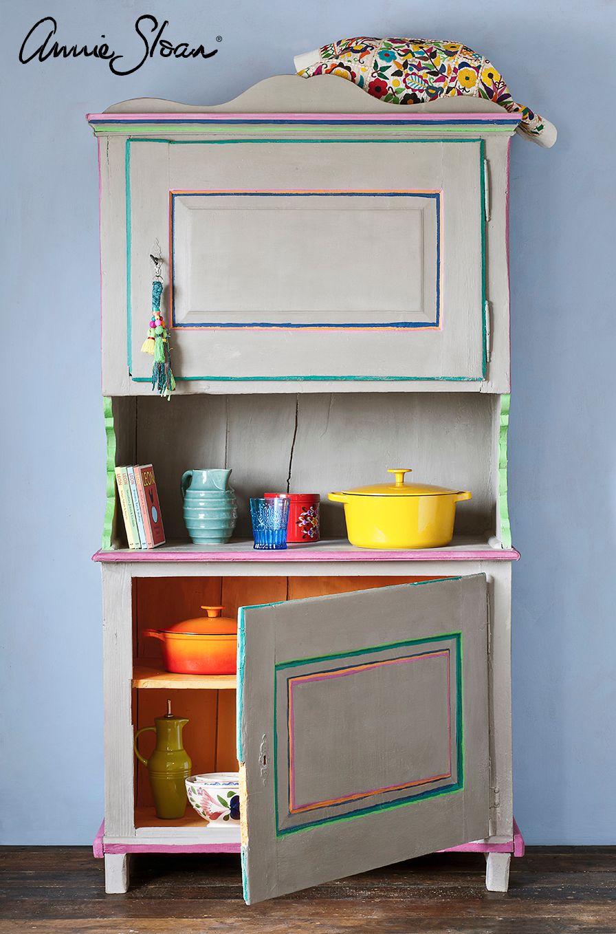 Annie Sloan Chalk paint French Linen målat skåp interiör Glada ungmöns diversehandel bild 13