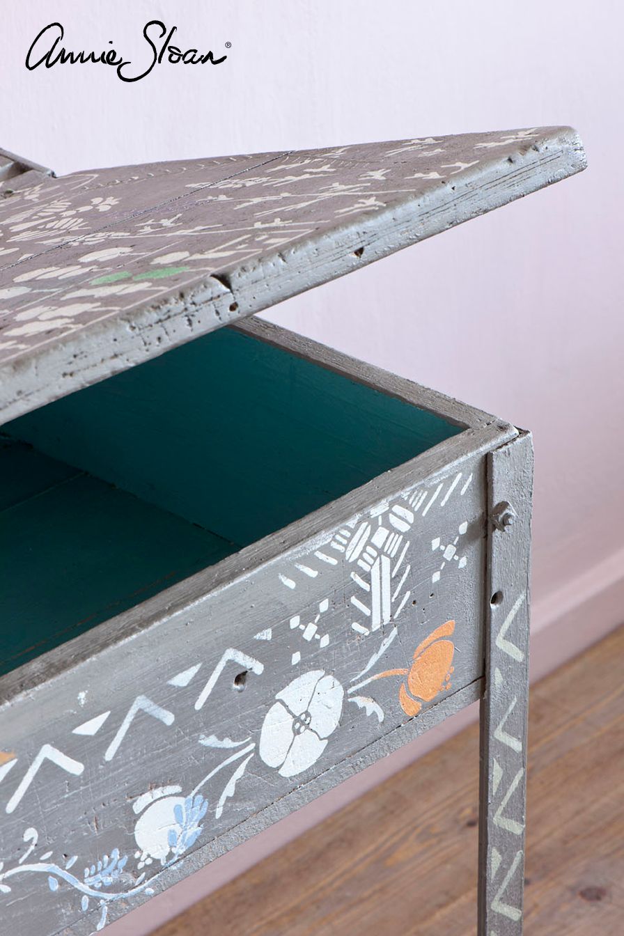 Annie Sloan Chalk paint French Linen målat bord schablon stencil Glada ungmöns diversehandel bild 17