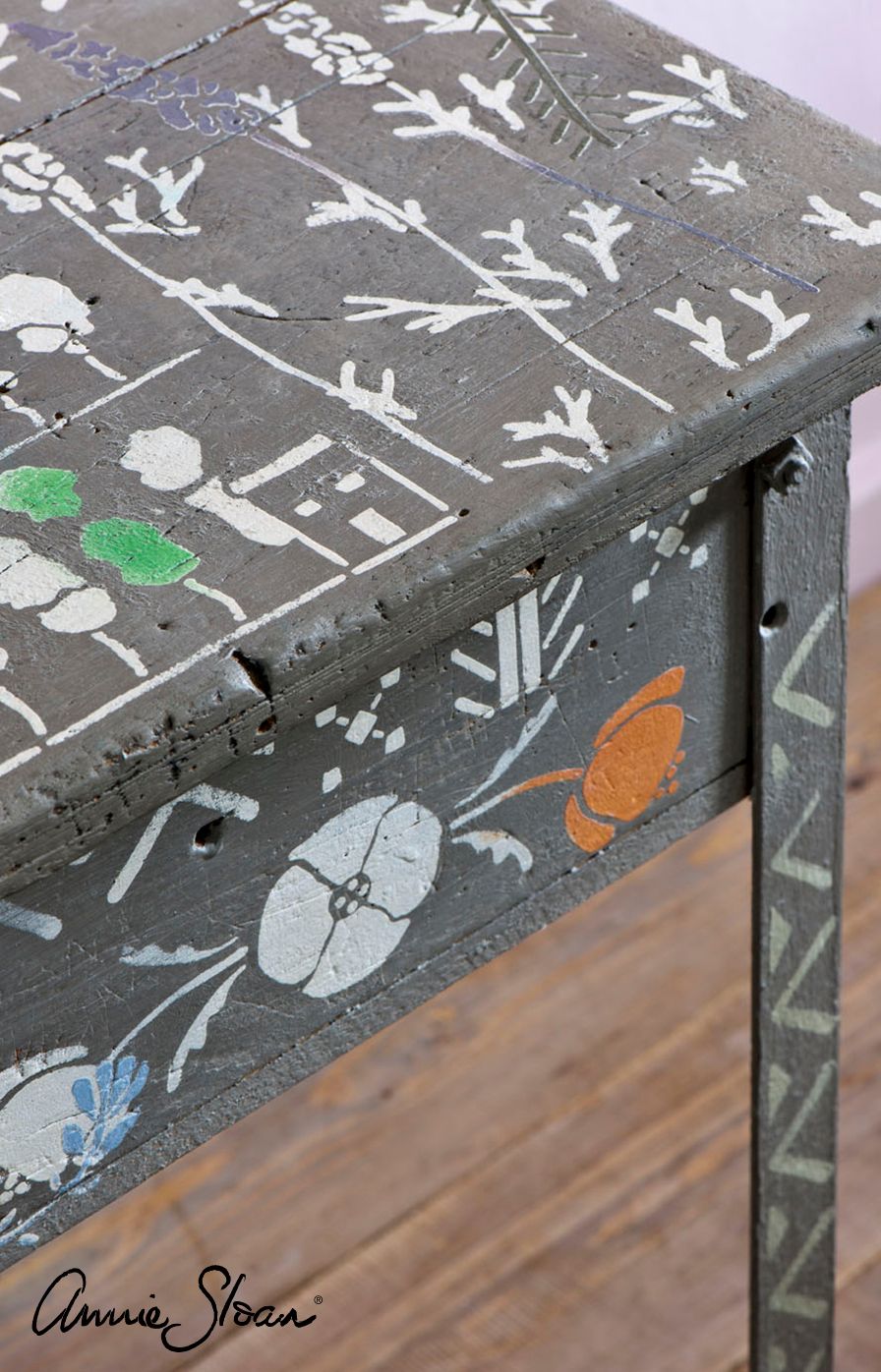 Annie Sloan Chalk paint French Linen målat bord schablon stencil Glada ungmöns diversehandel bild 16