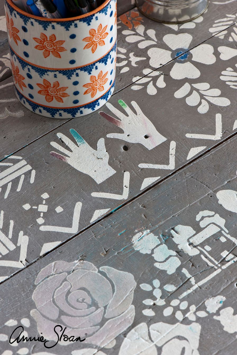 Annie Sloan Chalk paint French Linen målat bord schablon stencil Glada ungmöns diversehandel bild 15
