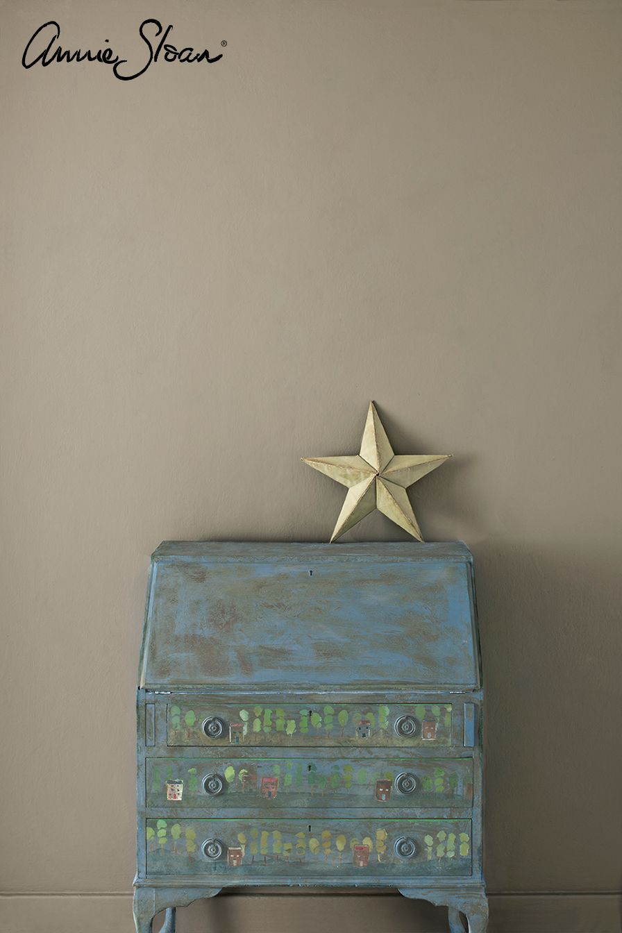 Annie Sloan Chalk paint Greek Blue målad byrå låda schablon stencil Glada ungmöns diversehandel bild 11