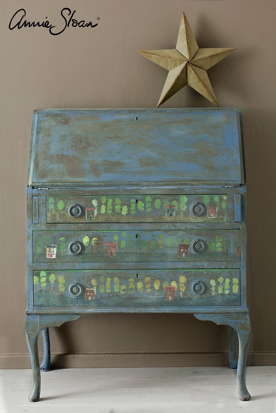 Annie Sloan Chalk paint Greek Blue målad byrå låda schablon stencil Glada ungmöns diversehandel bild 10