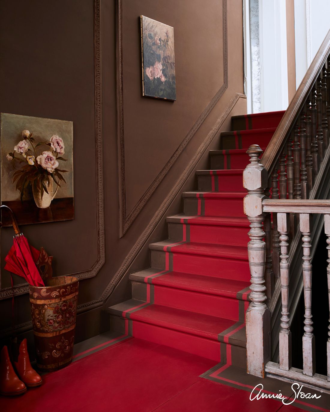 Annie Sloan Chalk paint Honfleur målad vägg trappa interiör Glada ungmöns diversehandel bild 6