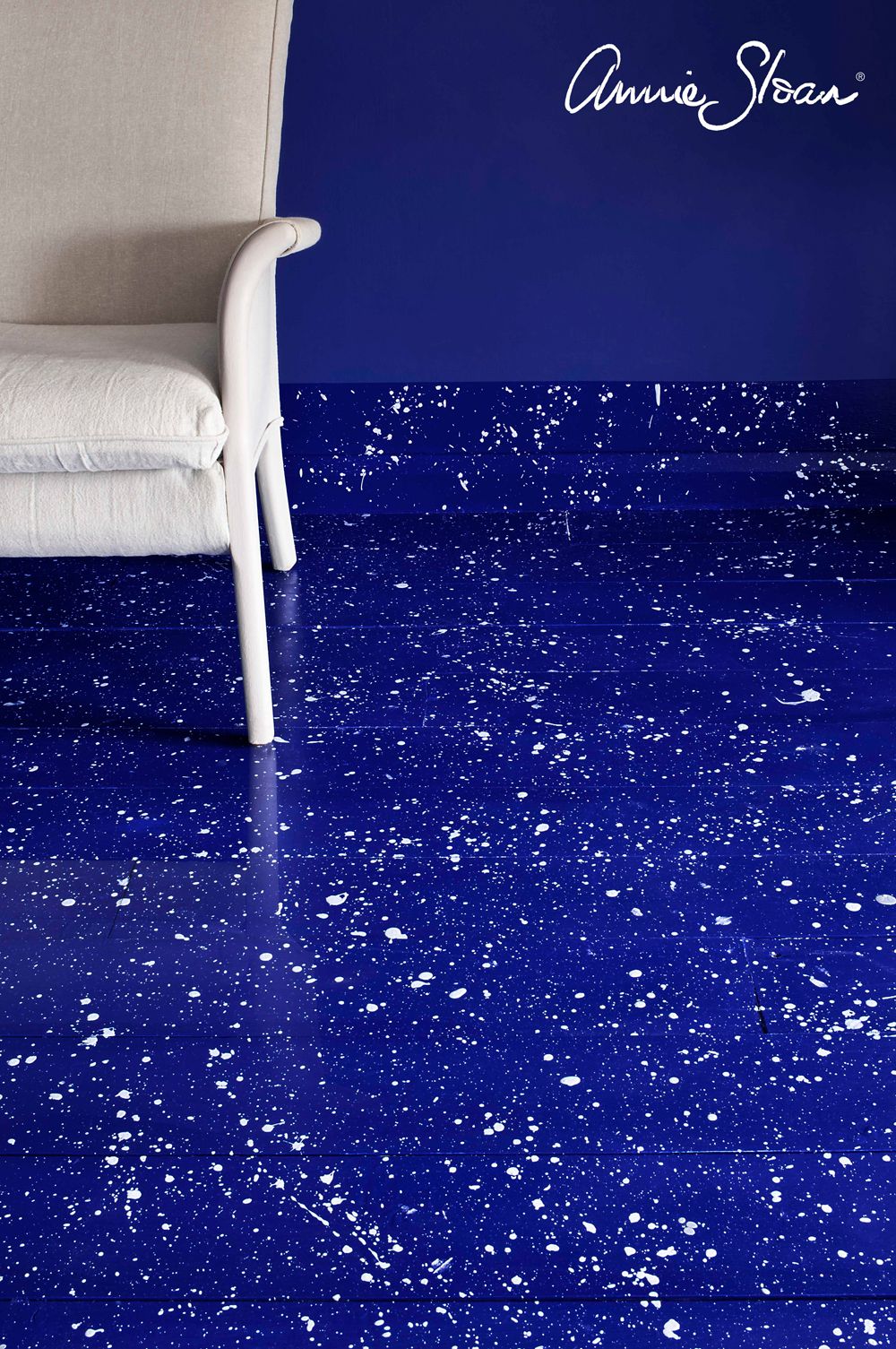 Annie Sloan Chalk paint Napoleonic Blue målat golv stänkmålat prickar  interiör Glada ungmöns diversehandel bild 16