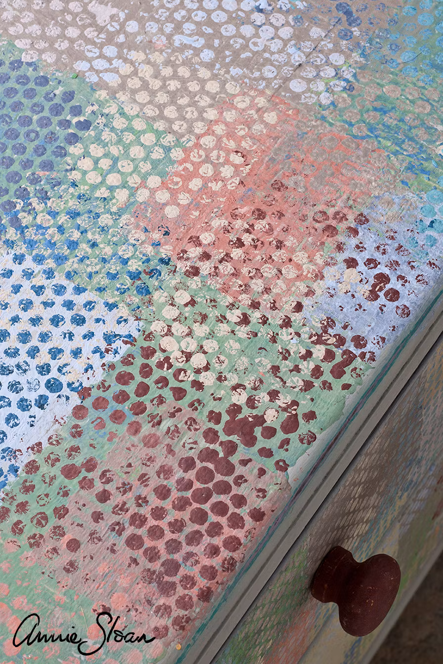 Annie Sloan Chalk paint Paris Grey målad byrå bordsskiva  interiör Glada ungmöns diversehandel bild 8