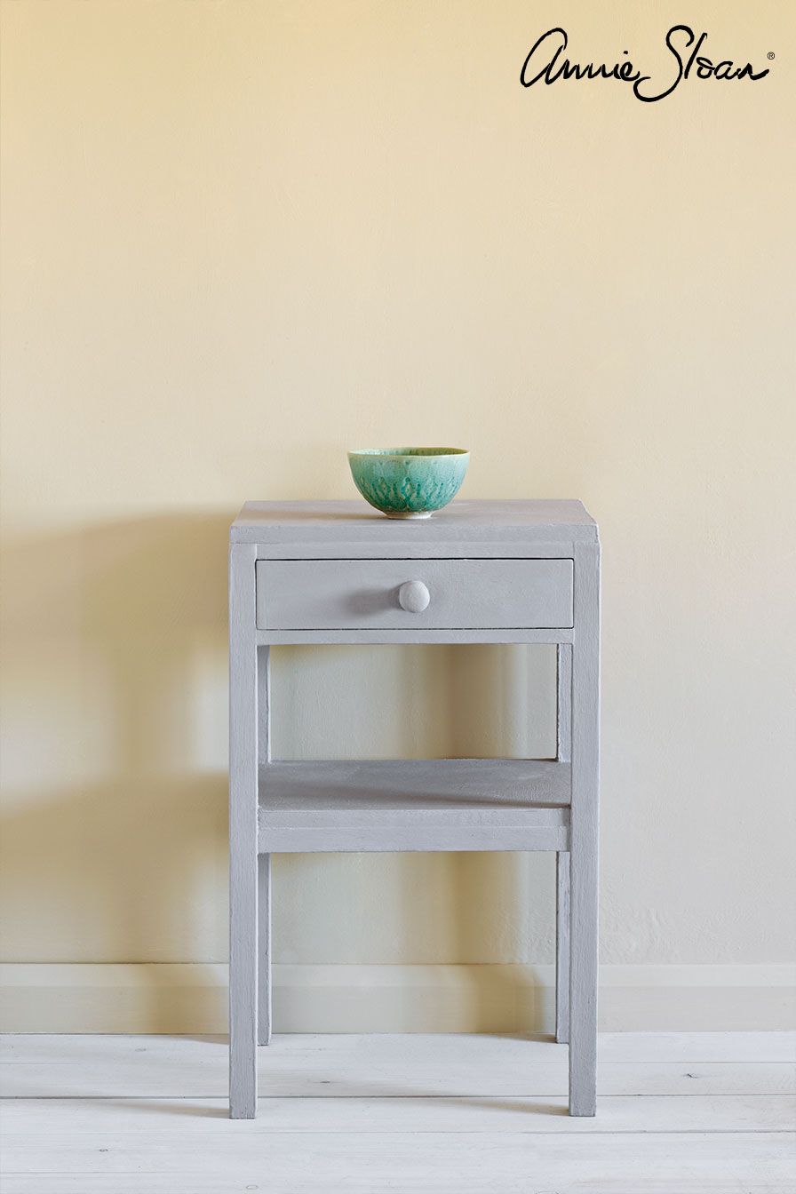 Annie Sloan Chalk paint Paloma målat bord byrå interiör Glada ungmöns diversehandel bild 7