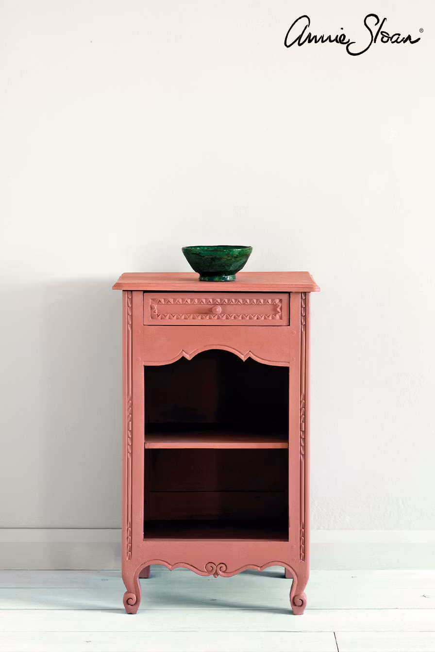 Annie Sloan Chalk paint Scandinavian Pink  målad byrå skåp Glada ungmöns diversehandel bild 12