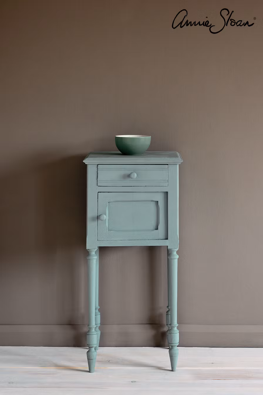 Annie Sloan Chalk paint Svenska Blue målad byrå möbel interiör Glada ungmöns diversehandel bild 6