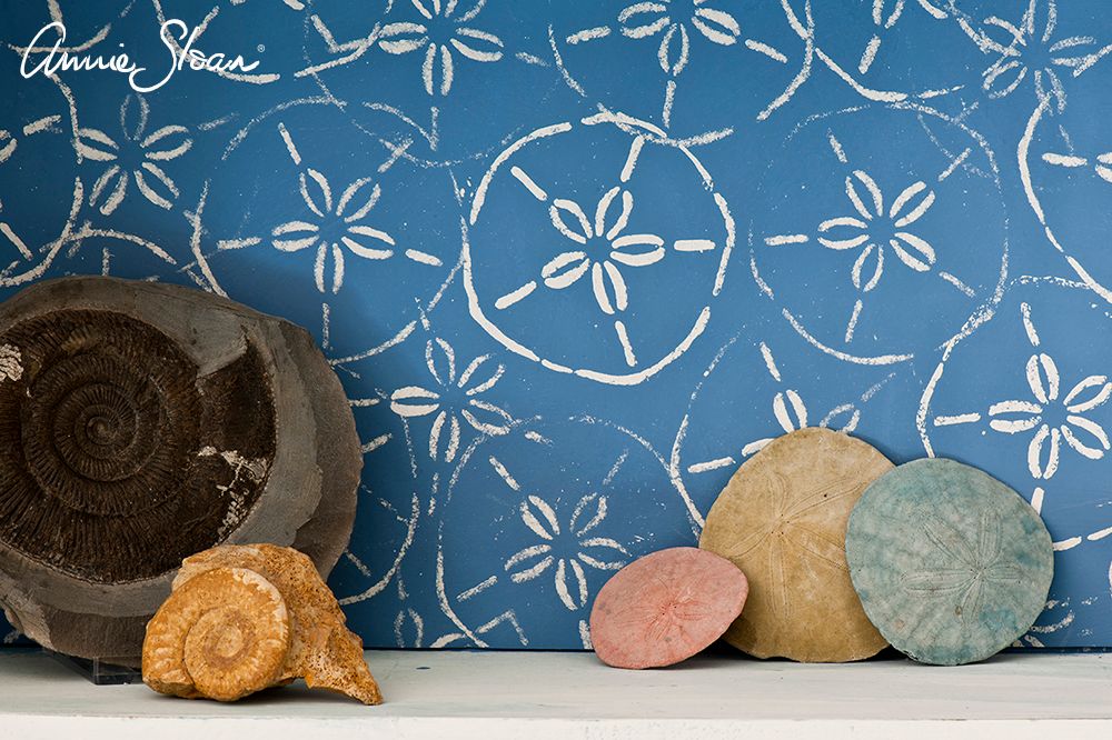 Annie Sloan Chalk paint Greek Blue målad vägg interiör Glada ungmöns diversehandel bild 16