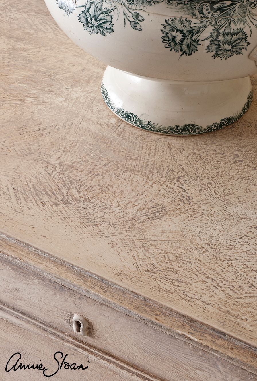 Annie Sloan Chalk paint Versailles målad byrå möbel bordsskiva interiör Glada ungmöns diversehandel bild 9