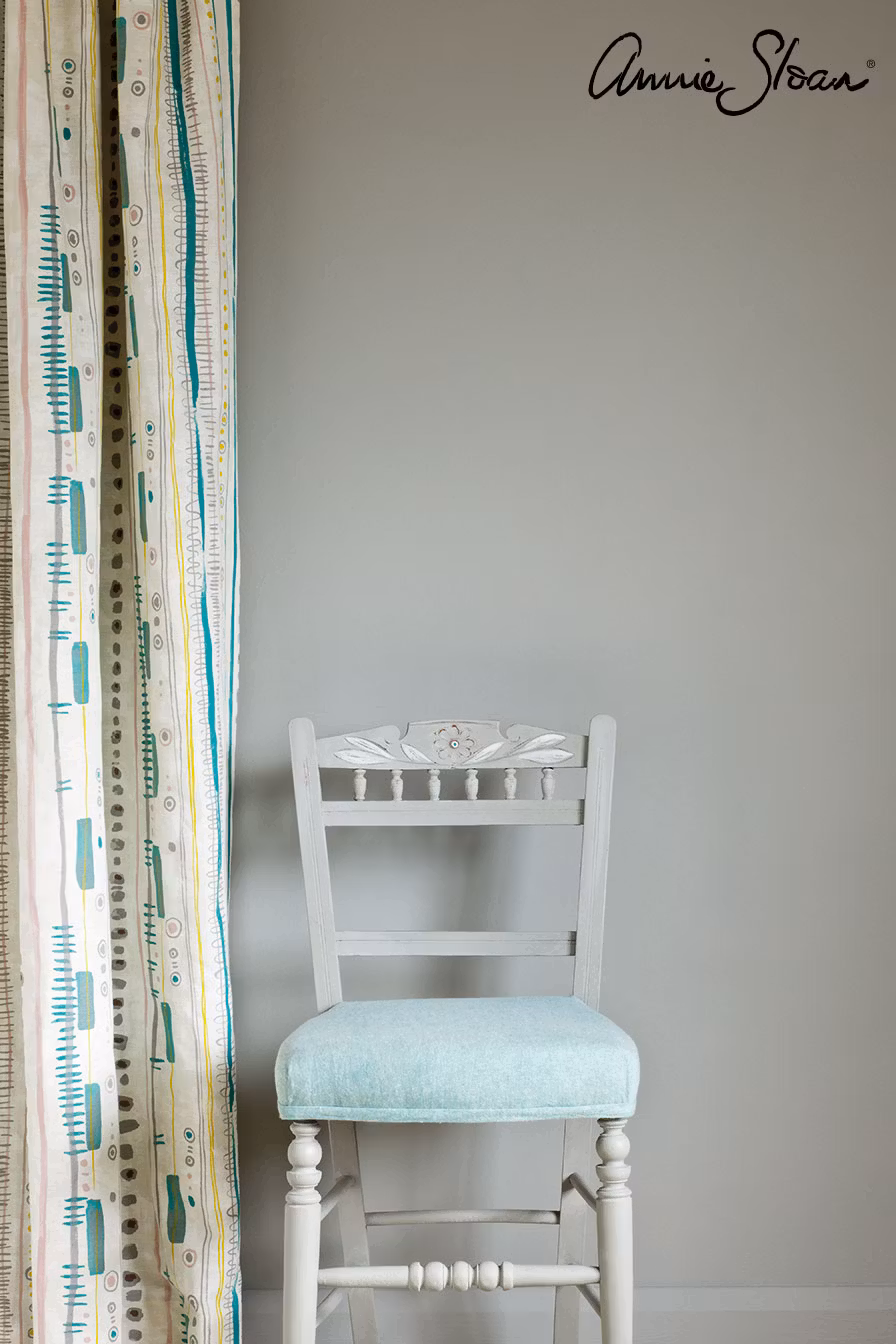 Annie Sloan Wall Paint  Paris Grey, Väggfärg Grå, mild, Glada Ungmön