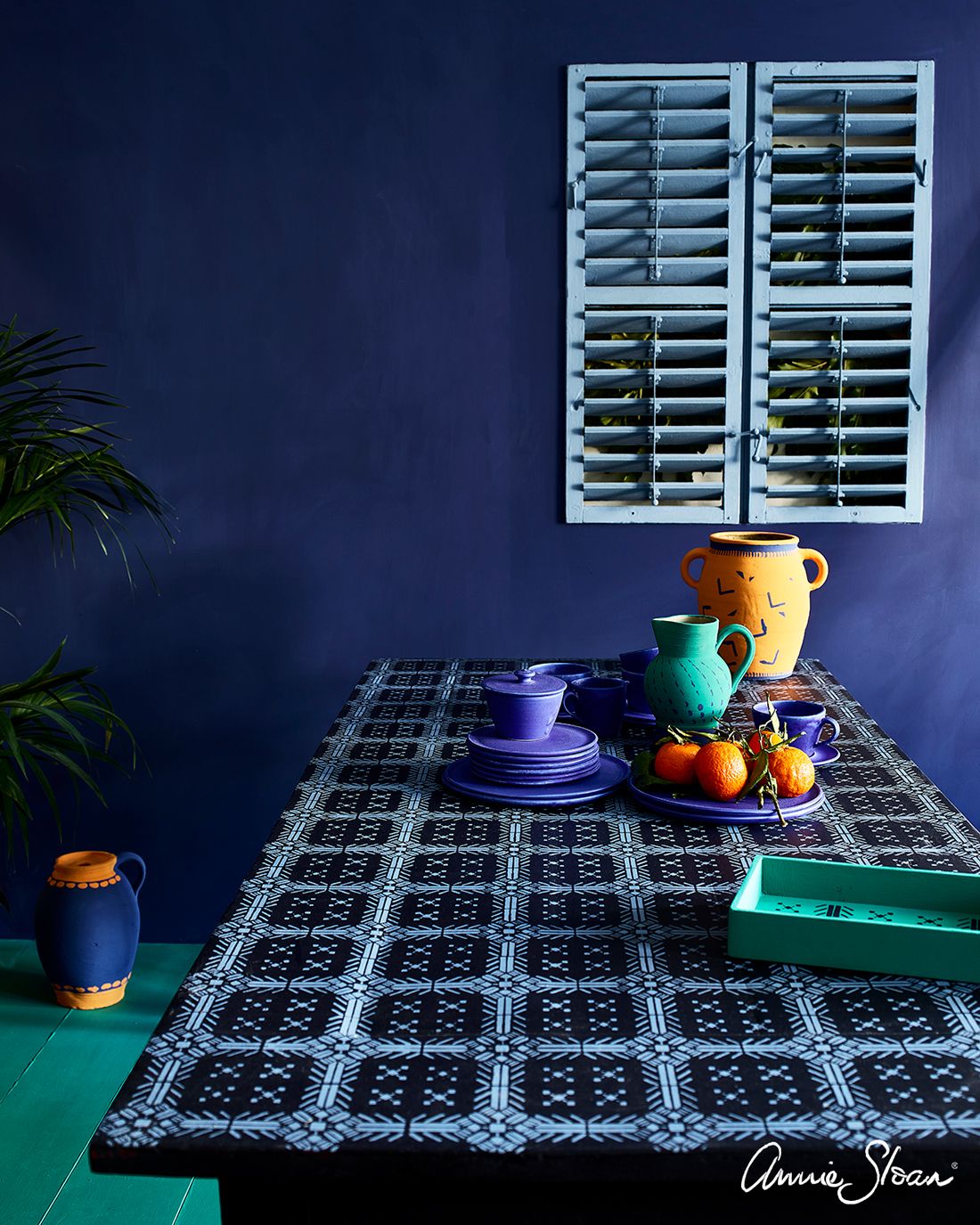 Annie Sloan Wall Paint Napoleonic Blue Väggfärg, Mörkblå, Midnattsblå, Glada Ungmön