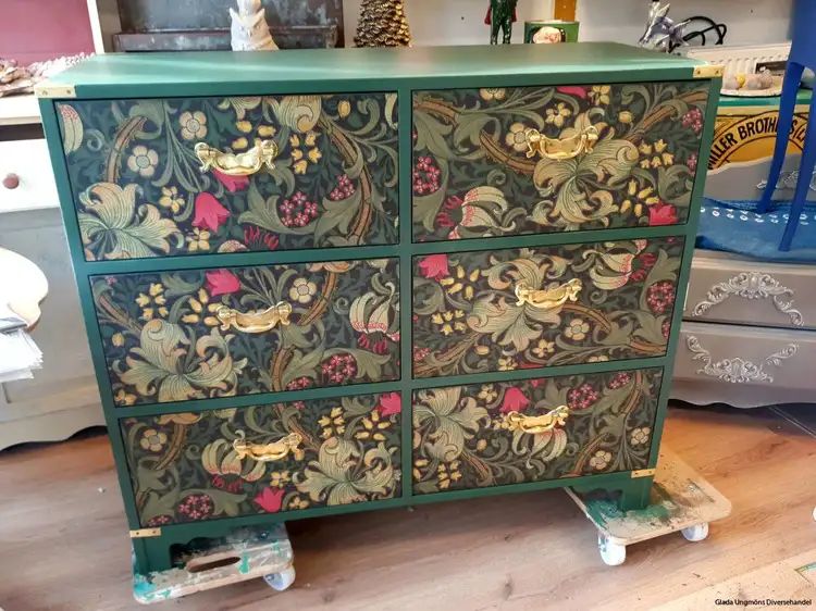 Annie Sloan Chalk paint Amsterdam green byrå interiör kalkfärg Glada ungmöns diversehandel 5