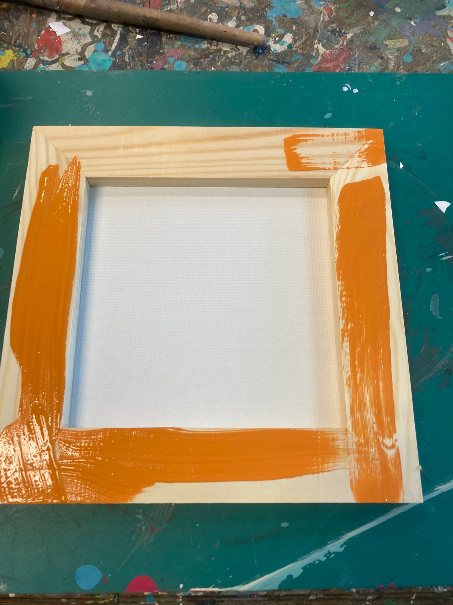 Målarplatta med ram 21x21 cm glada ungmön Barcelona orange Annie Sloan