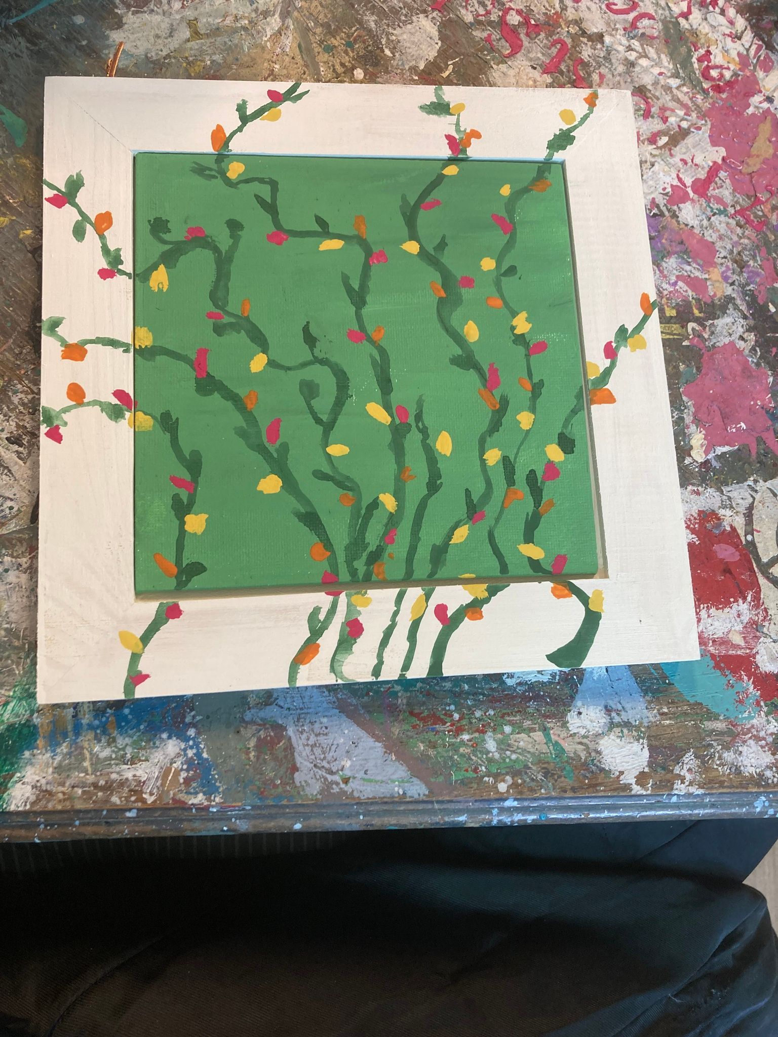 Målarplatta med ram 21x21 cm baksida glada ungmön måla ut på ramen