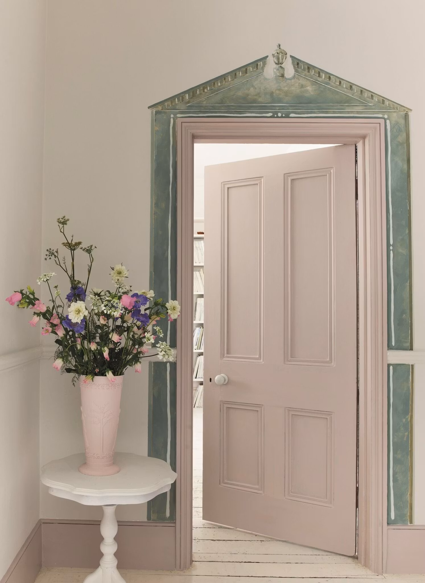 Annie Sloan Wall Paint  Pointe Silk interiör väggfärg rosa glada ungmöns diversehandel 1