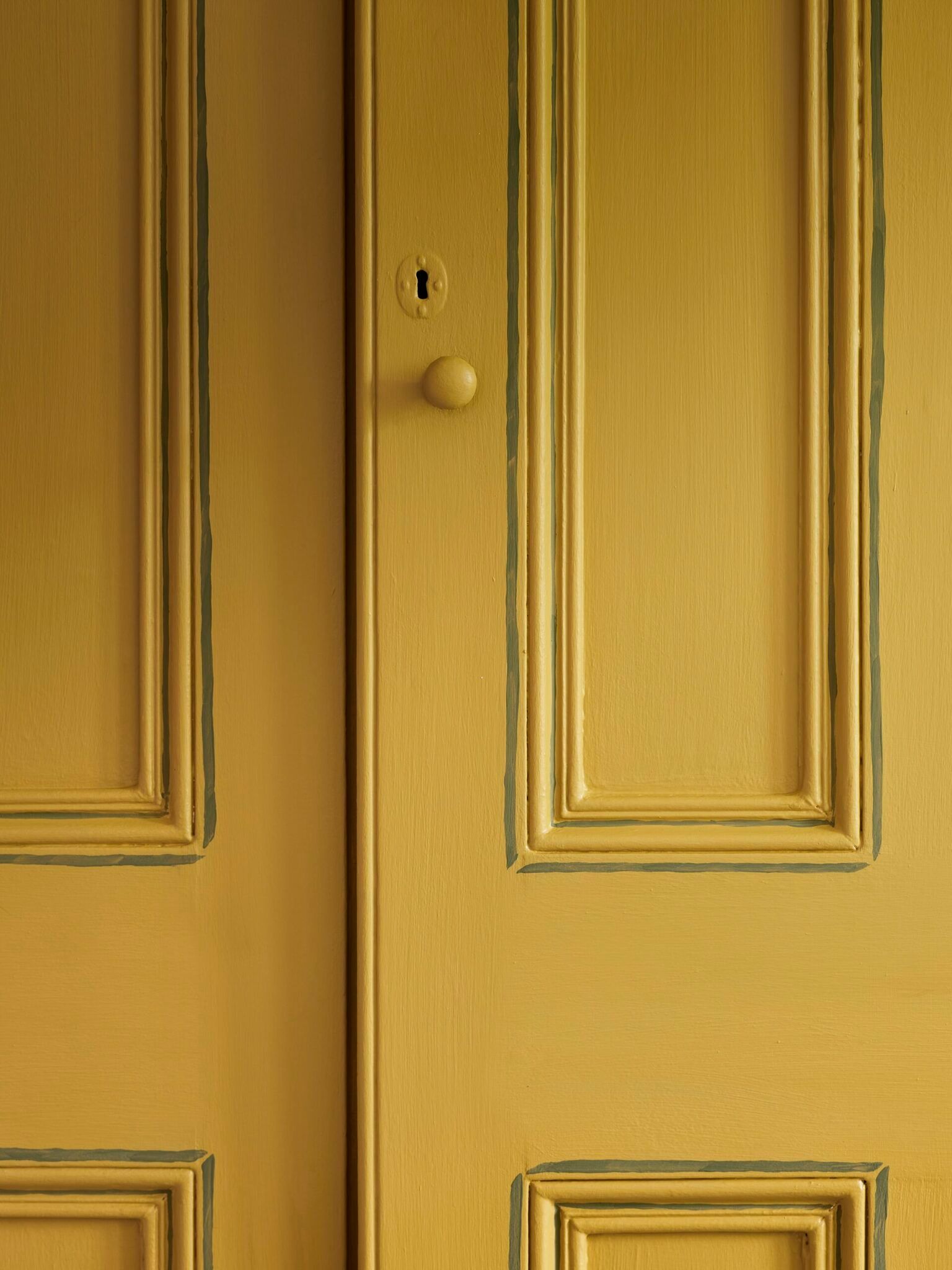 Annie Sloan Wall Paint  Carnaby Yellow väggfärg gul occra interiör glada ungmöns diversehandel 1