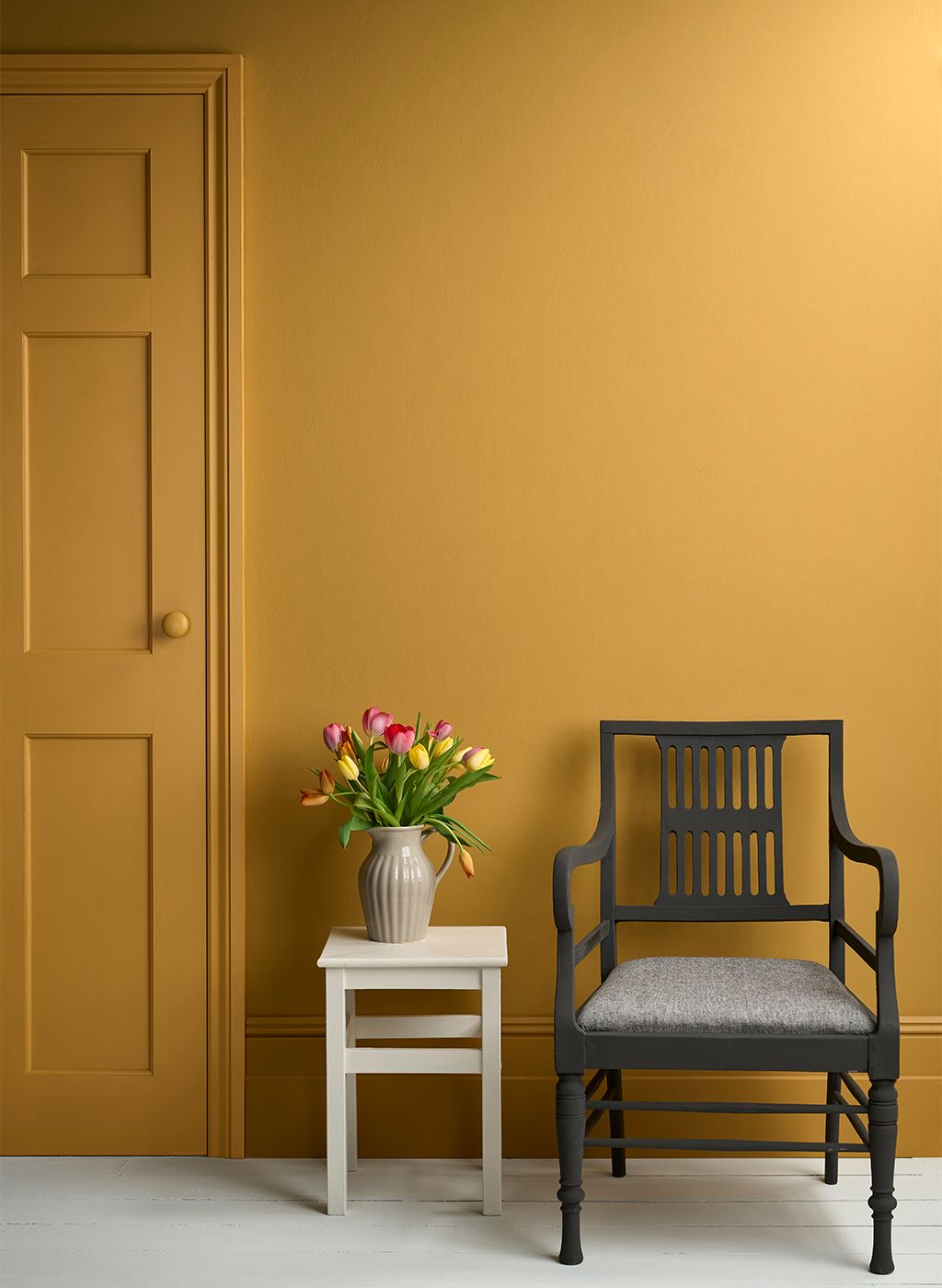 Annie Sloan Wall Paint  Carnaby Yellow väggfärg gul occra interiör glada ungmöns diversehandel 1