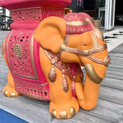 Elefant i porslin