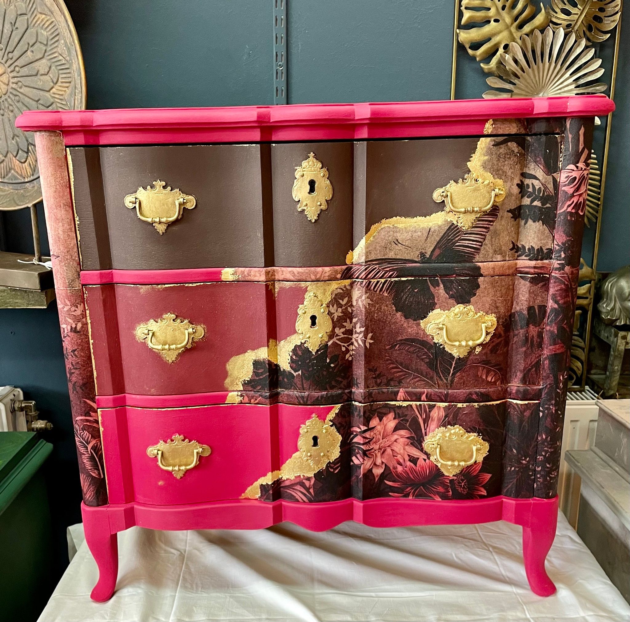 Unik möbel, Byrå, Rosa och guld, Decoupage, Rosa byrå,