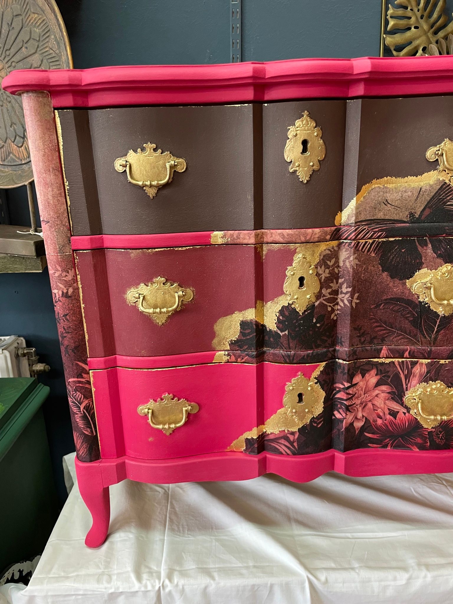 Unik möbel, Byrå, Rosa och guld, Decoupage, Rosa byrå,