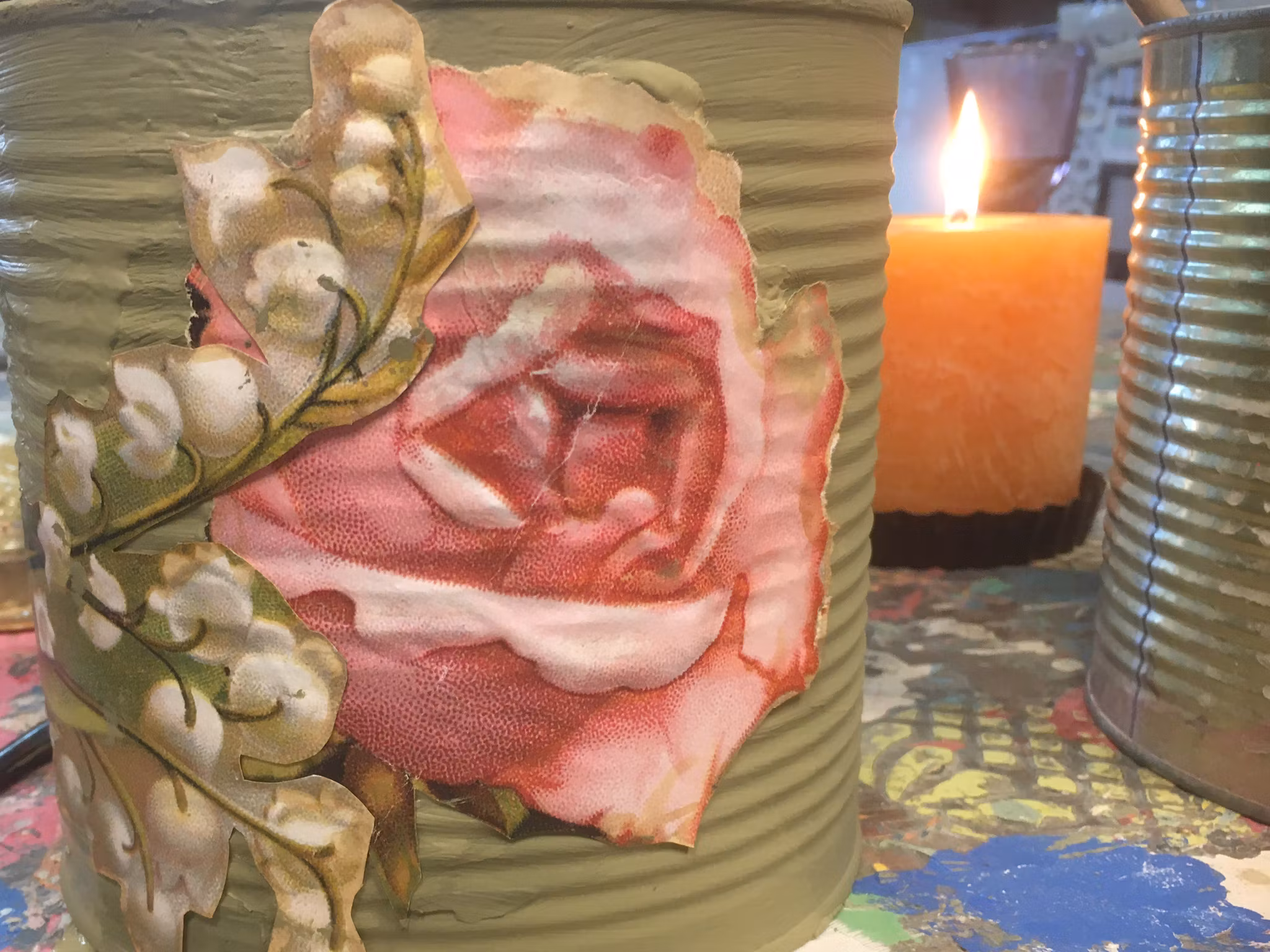 Rostiga och målade burkar, burk med etikett, bild på burk, decoupage, kurs, ros, rosa ros