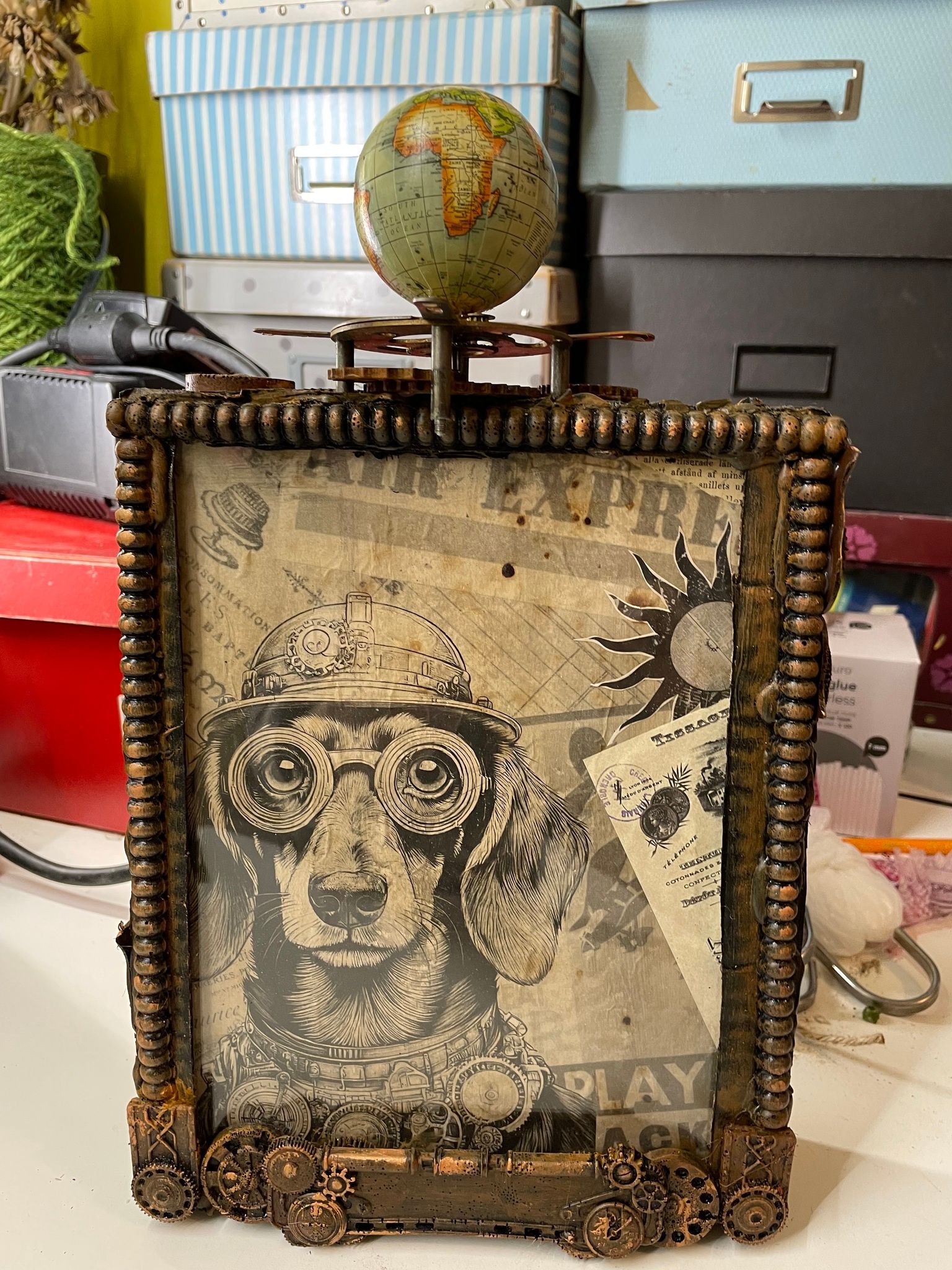 Steampunk unika tavlor olika motiv med steampunktema tax jordglob flygare