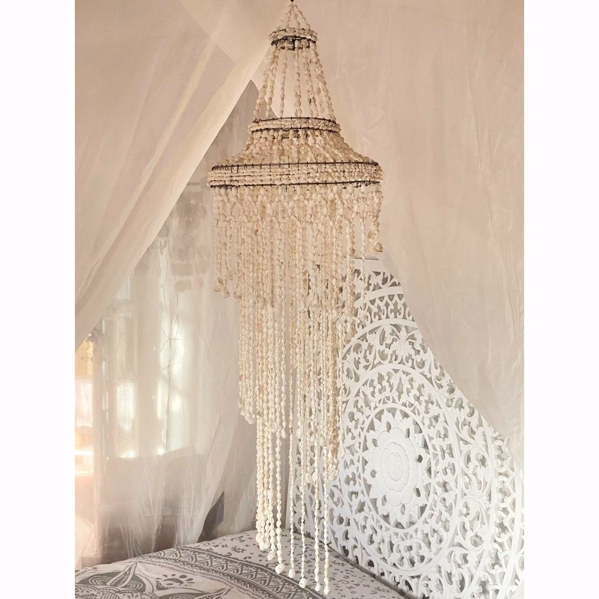 Liten, spiral lampskärm av snäckor