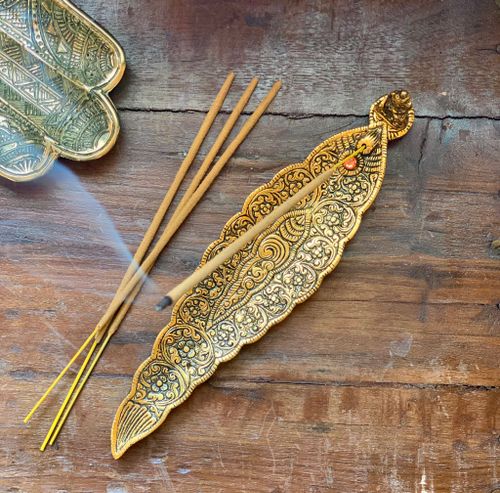 Rökelsehållare i guld med Buddha