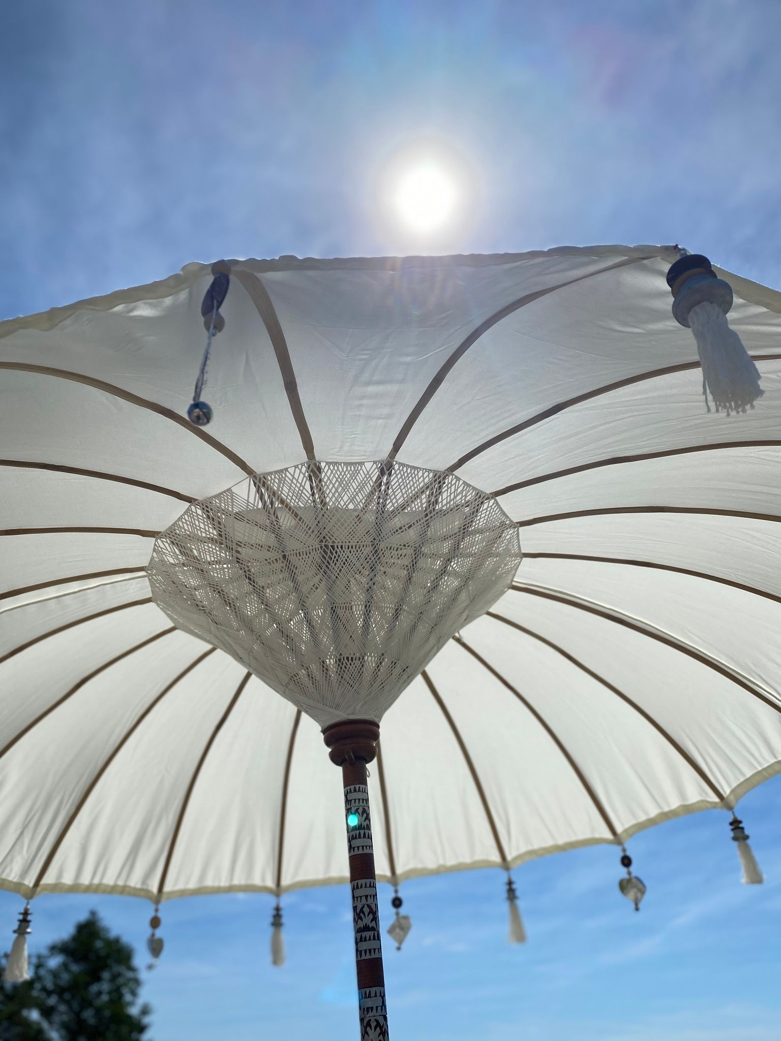 Vitt parasoll från Bali 2x2m