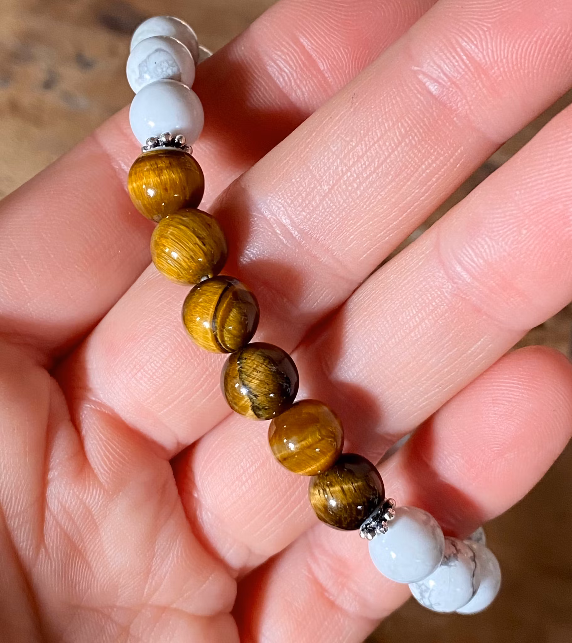 Armband howlit och tigeröga
