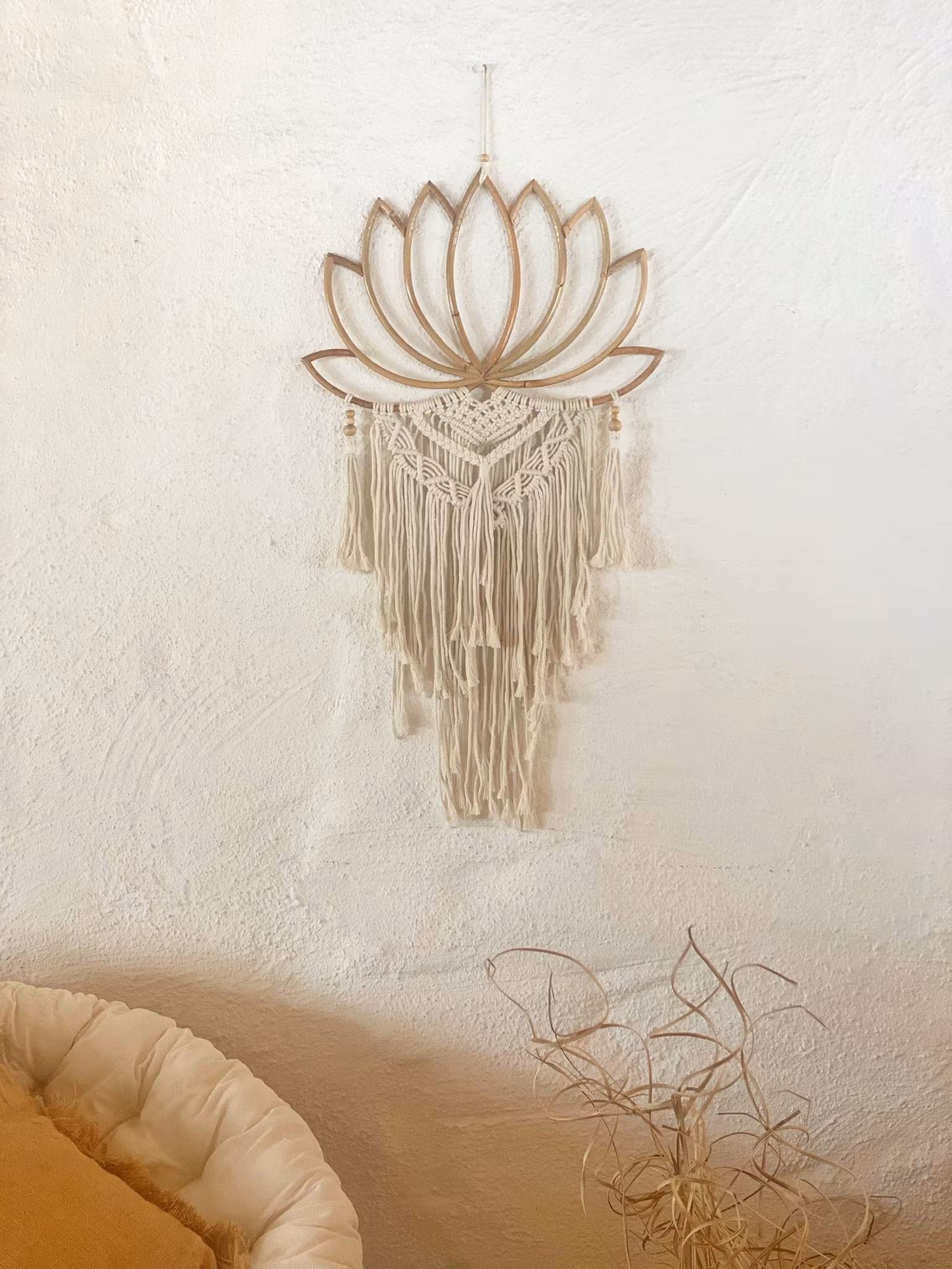 Lotus bonad i bambu och makramé