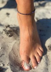 Fotlänk med pärlor av mässing och lapis lazuli
