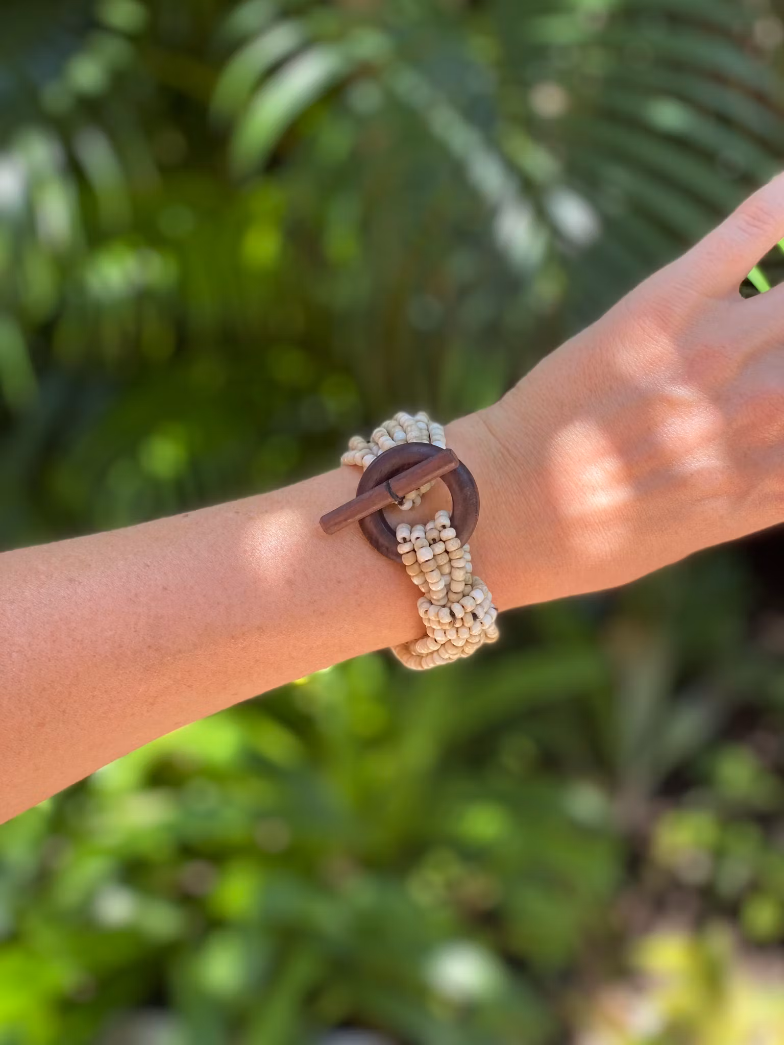 Armband med detalj i trä beige