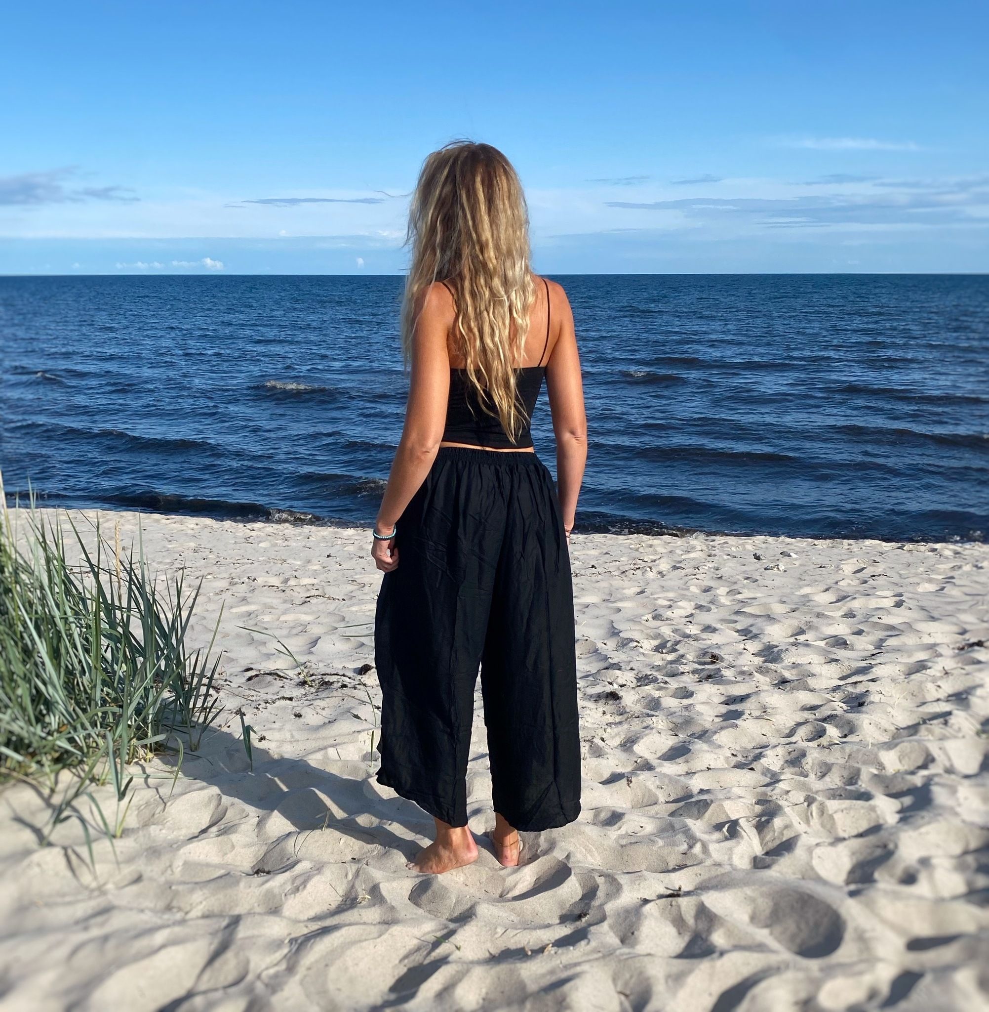 Vida byxor med slits svart