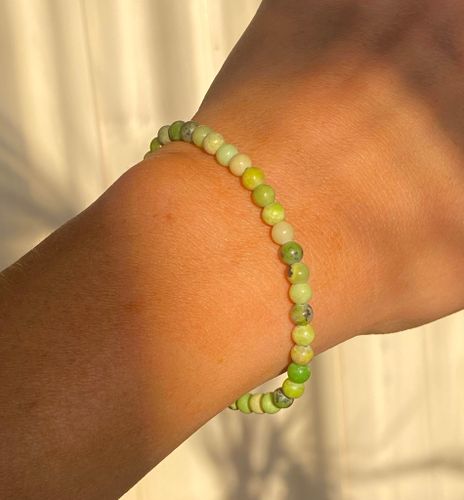 Armband krysopras 4mm pärlor