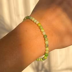 Armband krysopras 4mm pärlor