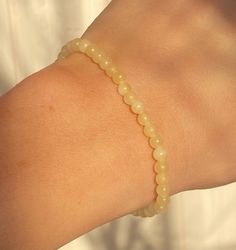 Armband gul kalcit 4mm pärlor