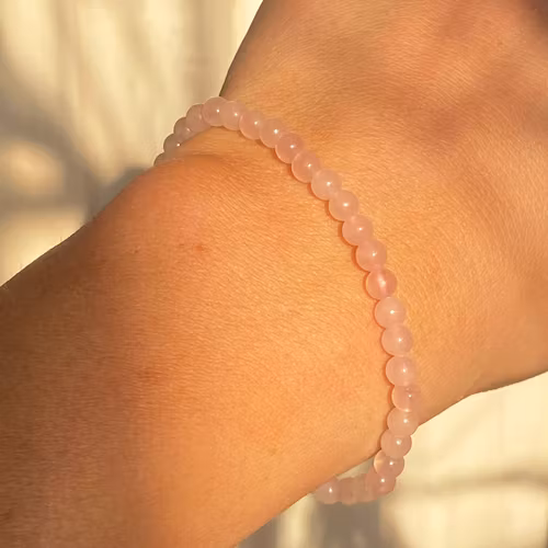Armband rosenkvarts 4mm pärlor