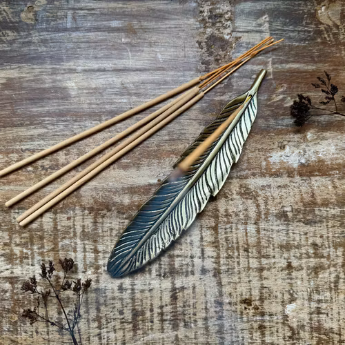 Rökelsehållare fjäder guld