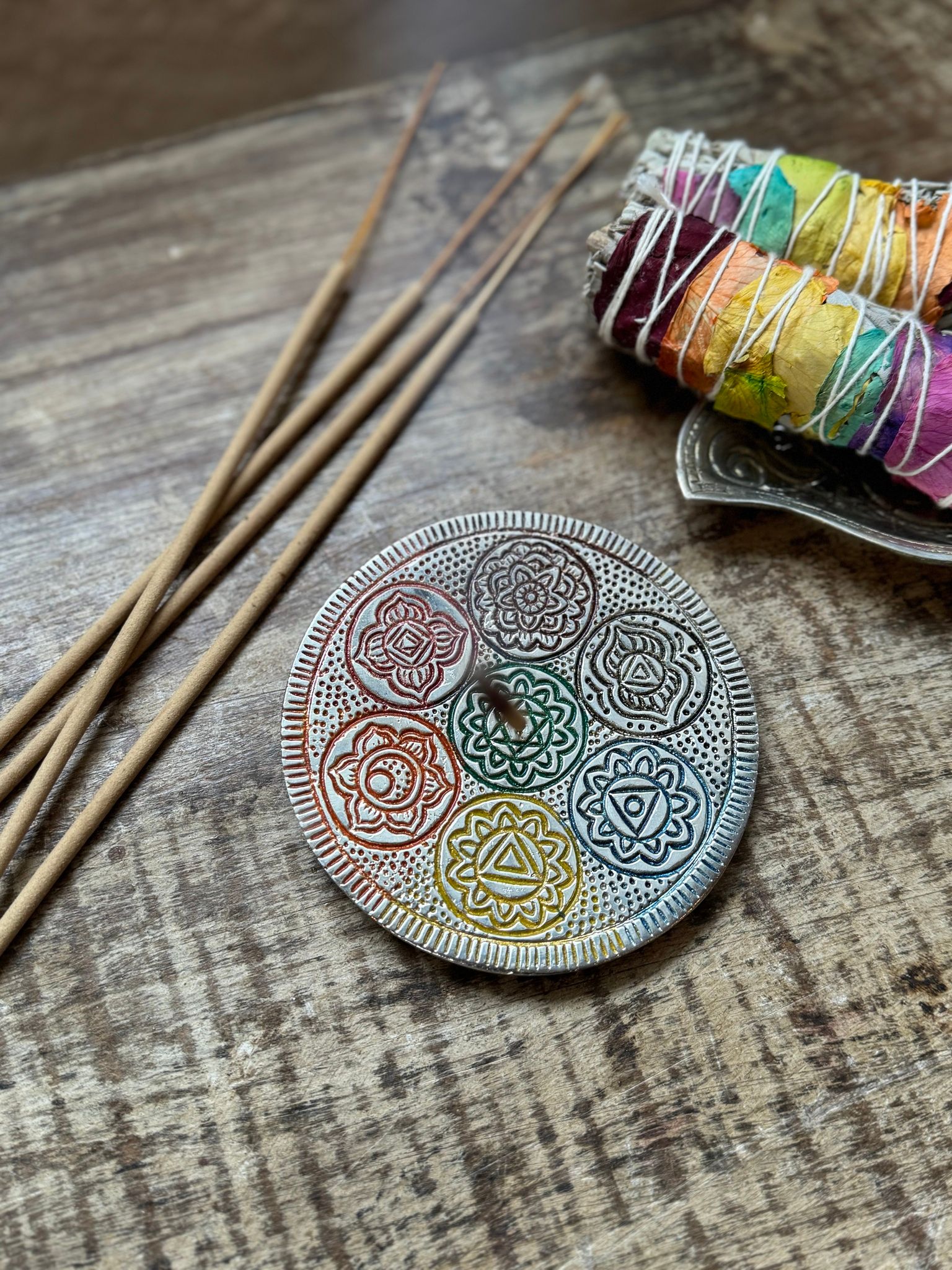 Seven chakra rökelsehållare fat silver