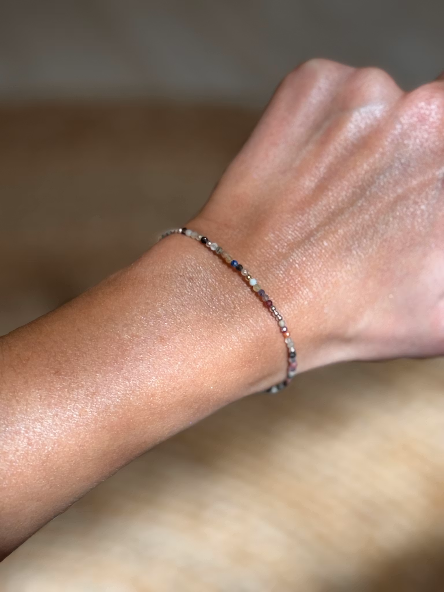 Armband med pärlor av turmalin och silver 925