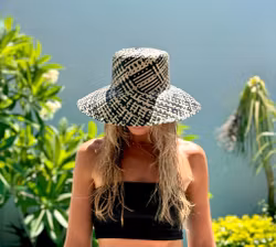 Solhatt svart