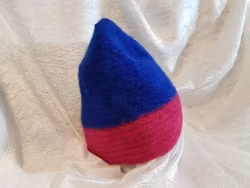 Mössa av nålbindningsteknik "Viking"