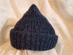 Stickad mössa